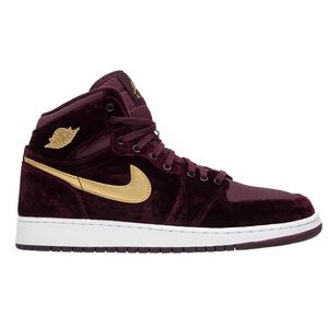 Nike Air Jordan 1 Heiress GG Velvet Maroon/Gold
